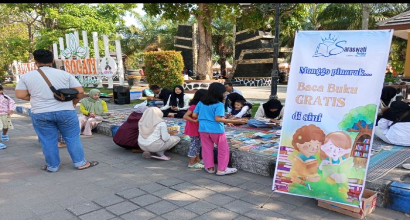 Taman Pustaka: Menyemai Minat Baca Lewat Lapak Baca Gratis